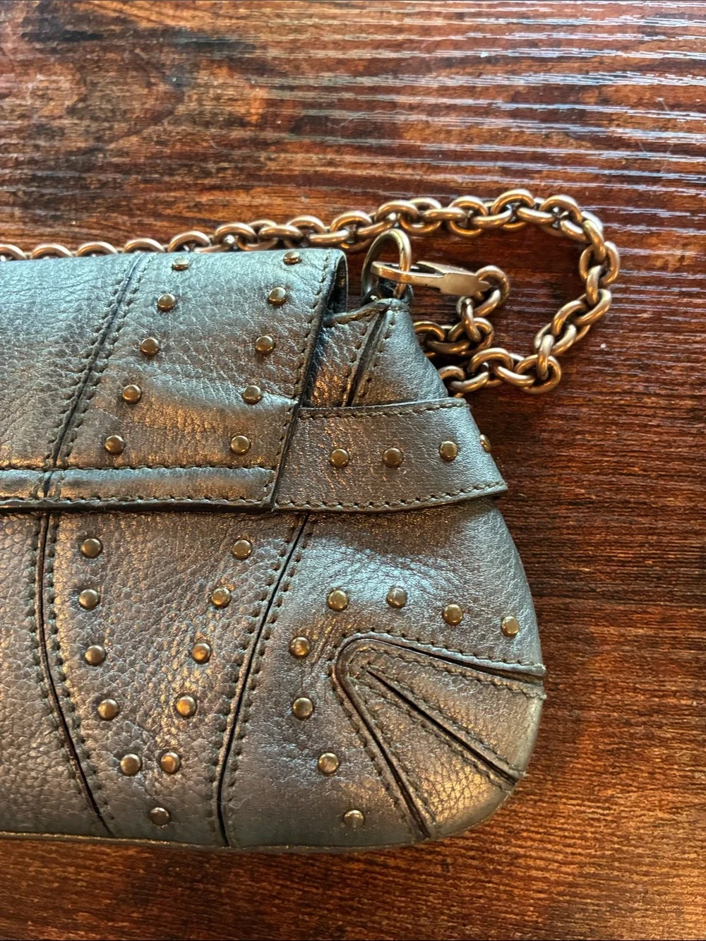 Authentic Gucci HorseBit Chain Micro Gun Metal Leather Rose Gold Studs & Chain.